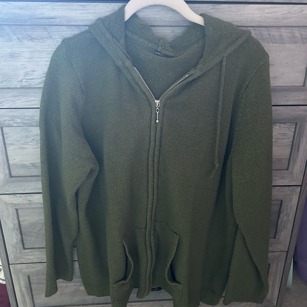 Green Zip Up Sweater with Hood and Relaxed Fit